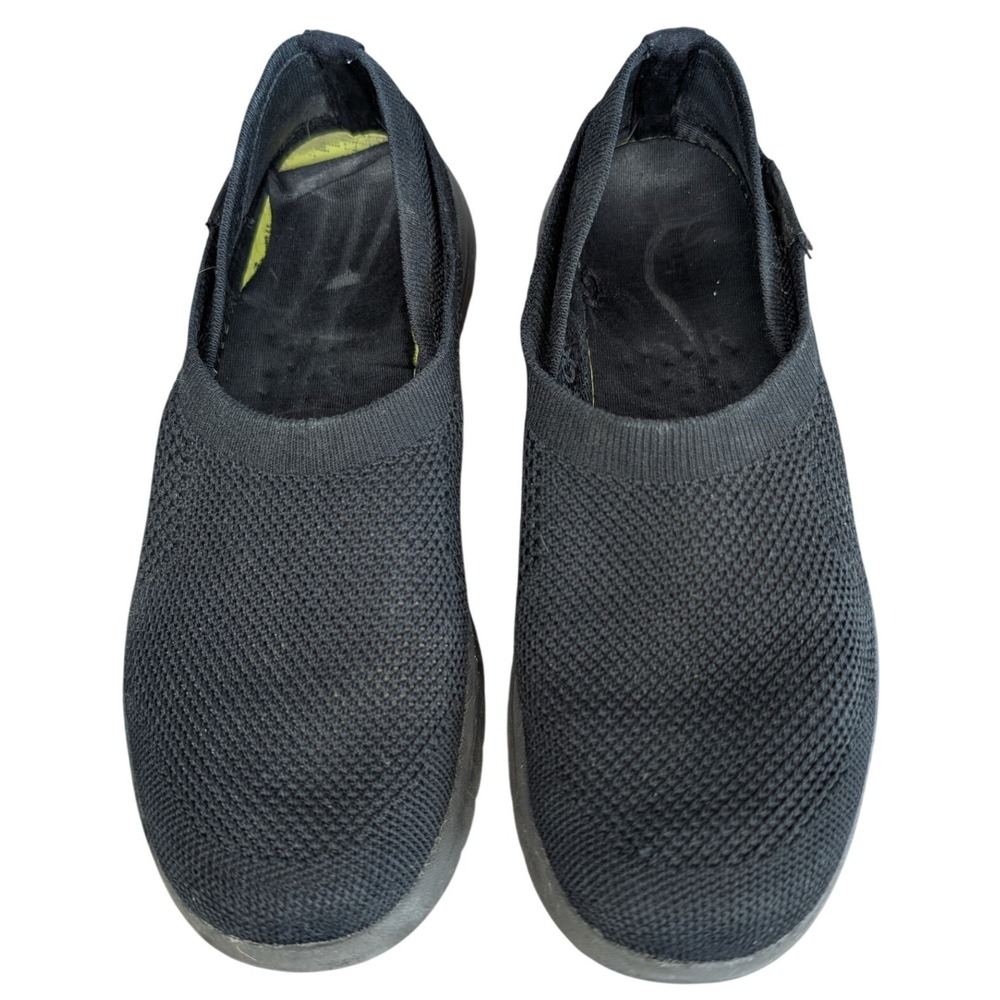 Sketcher Women's 7 Black Stretchy Slip On Flat Running Shoes Lightweight